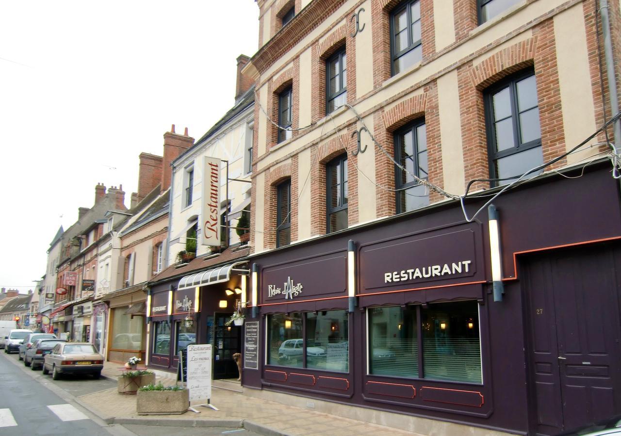 Logis Hotel-Restaurant Le Relais D'Aligre Chateauneuf-en-Thymerais Exterior photo